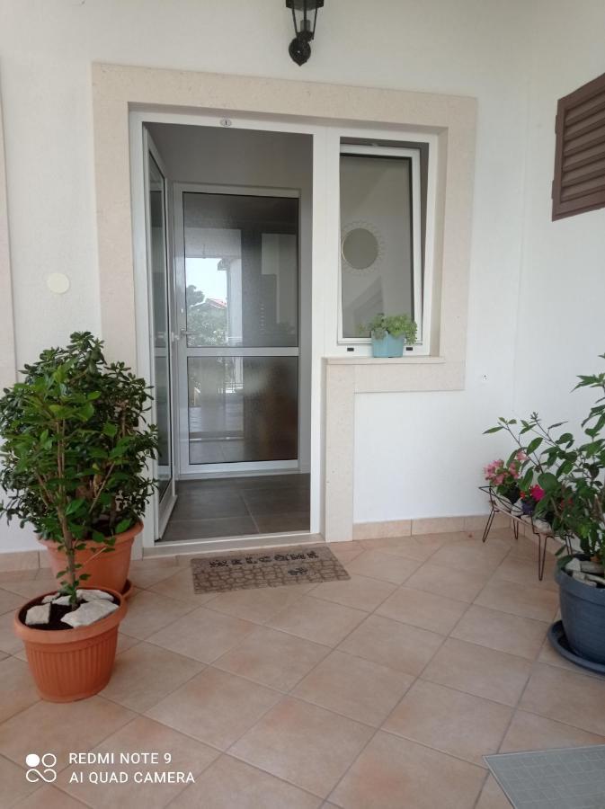 Apartments Nina M Baska Voda Exterior photo