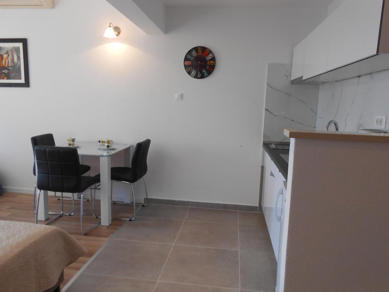 Apartments Nina M Baska Voda Exterior photo