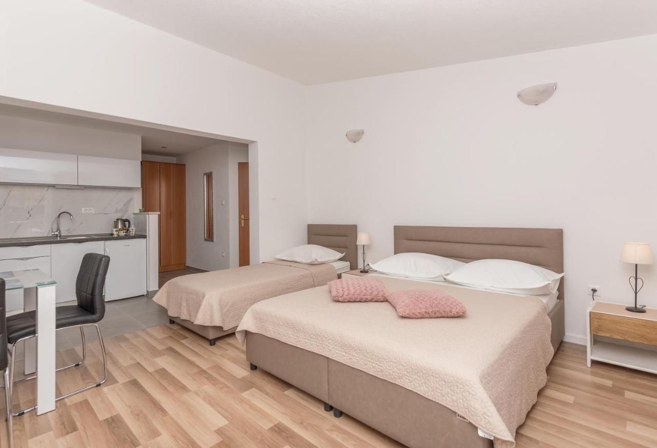 Apartments Nina M Baska Voda Exterior photo